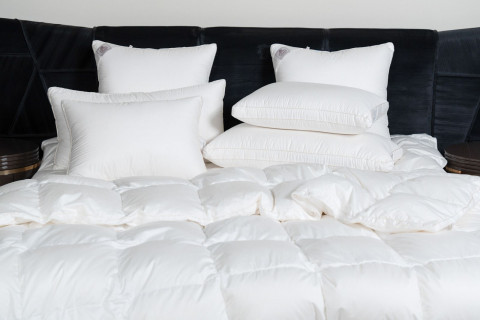 Подушка KING DOWN GRASS средняя с бортиком 50х90